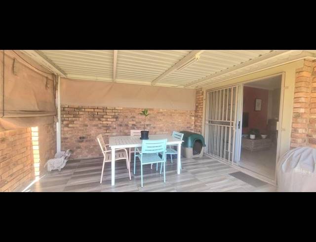 2 BEDROOM TOWNHOUSE FOR SALE IN AMBERFIELD